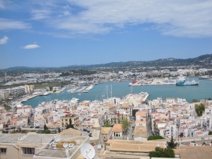 Ibiza-Stadt und seine Häfen